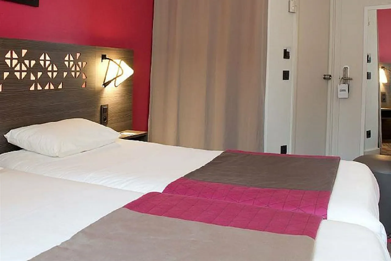 ***  Hotel Eiffel Capitol Paris France