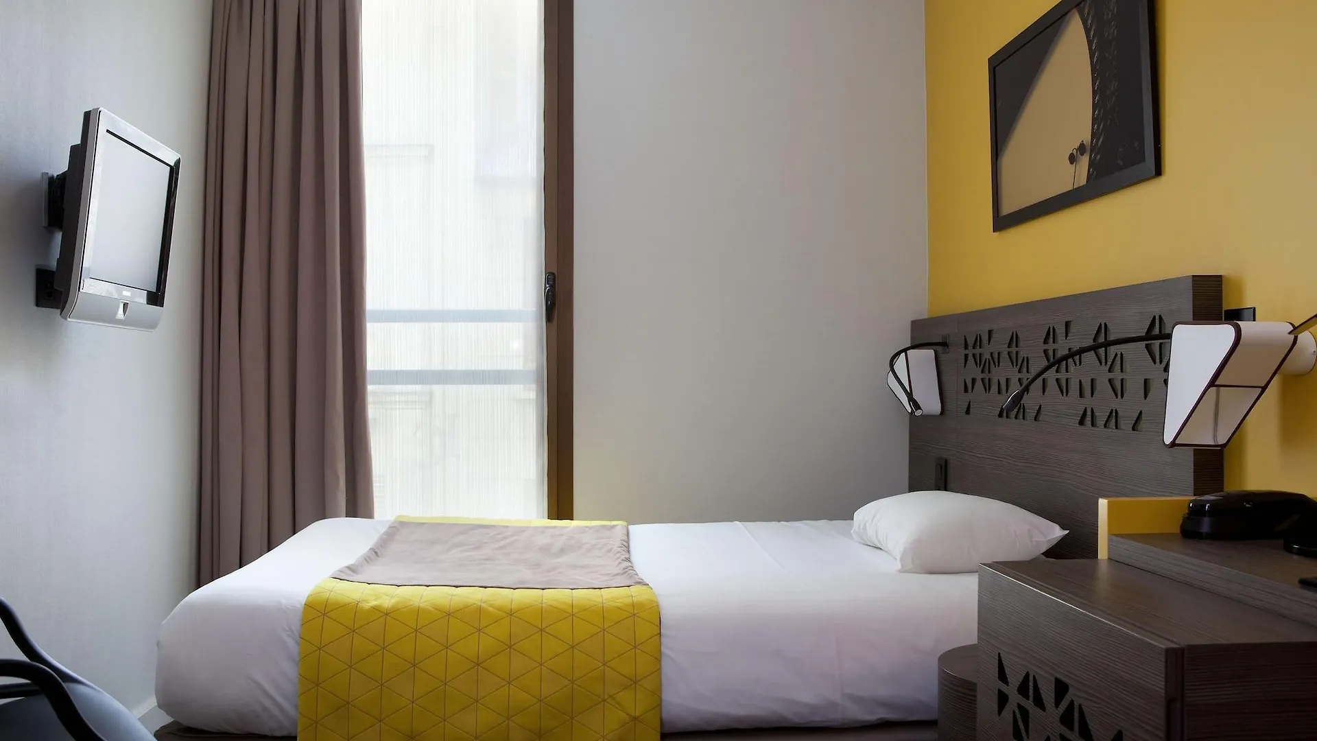 ***  Hotel Eiffel Capitol Paris Fransa