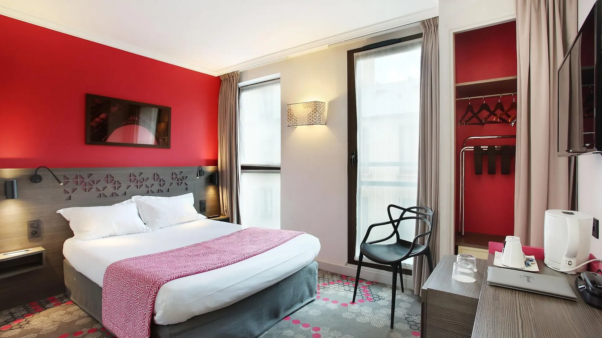 Hotel Eiffel Capitol Paris 3*,