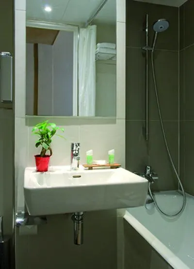 Hotel Eiffel Capitol Paris 3*,